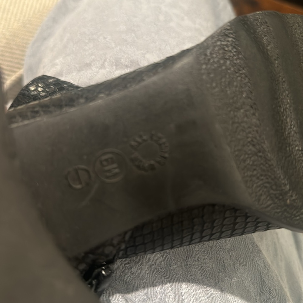 Black Leather Snakeskin Patterned, Square Toed, A… - image 8